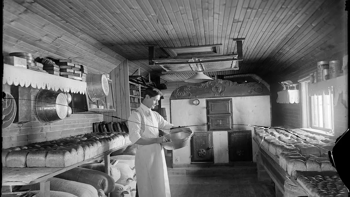 Greenhalgh's – bakery in Culcheth, Lowton
